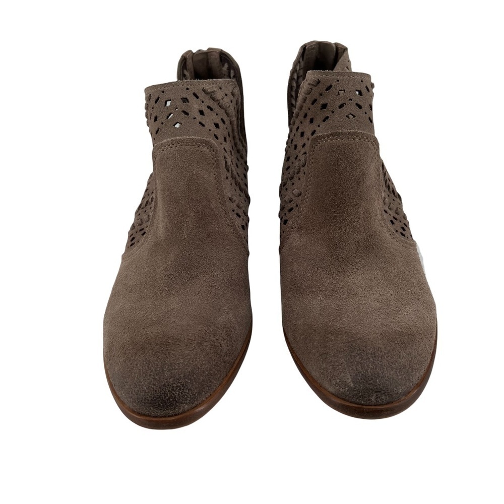 Vince Camuto Brown Perforated V-Cut Block Heel Ankle Boots Size 9 1/2 Women’s